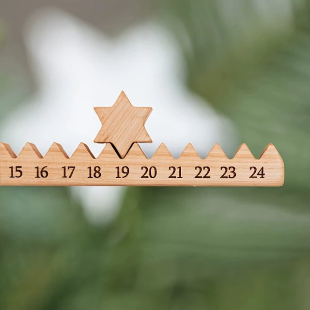 WakaParty Adventskalender aus Holz mit Weihnachtsmann Motiv für die Weihnachtsdekoration - Bild 1
