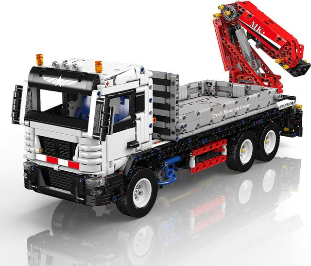Mould King 17063 Technischer LKW mit Kran als ferngesteuertes Modell aus Bausteinen in Mehrfarbig - Bild 1