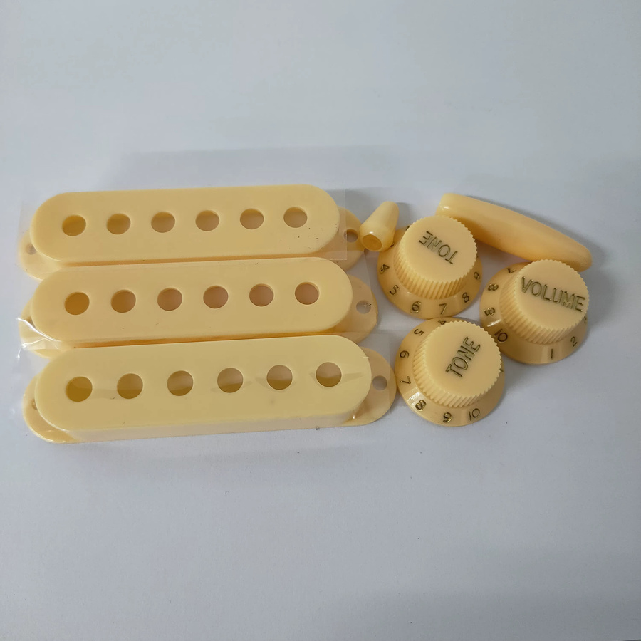 FLEOR SSS Gitarrenteile Set mit Single Coil Tonabnehmerabdeckungen in 50 mm, 50 mm und 52 mm, 2 Tonregler, 1 Lautstärkeregler und Schalterspitzen in Schwarz und Beige - Bild 1