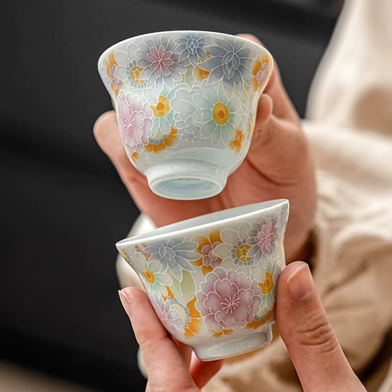 Antike Keramiktasse in Kürbisform mit floralem Blumenmuster, mehrfarbig - Bild 2
