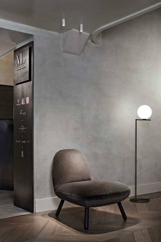 Flos IC F Stehleuchte in Schwarz mit Opalglas und Messing-Details, dimmbar - Bild 2