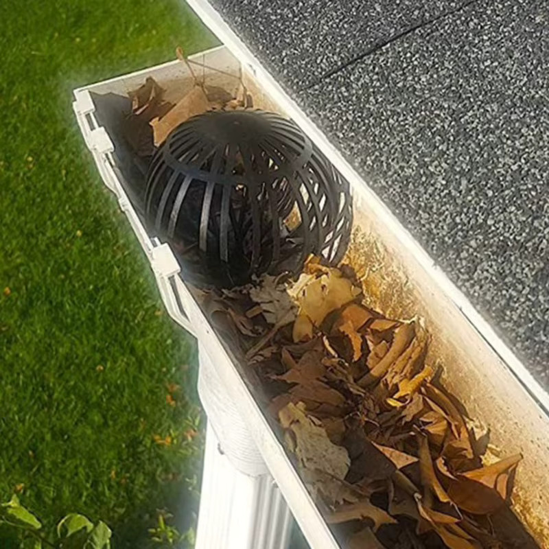 Dachrinnenschutz und Fallrohr Sieb aus Kunststoff in Schwarz zur Vermeidung von Verstopfungen durch Blätter und Schutt - Bild 4