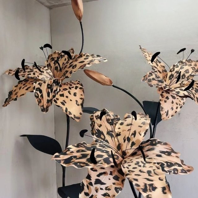 Künstliche Lilien-Blumendekoration mit Leopardenmuster in Mehrfarbig, 200 cm Länge für Hochzeit, Garten und Fensterdekoration - Bild 1