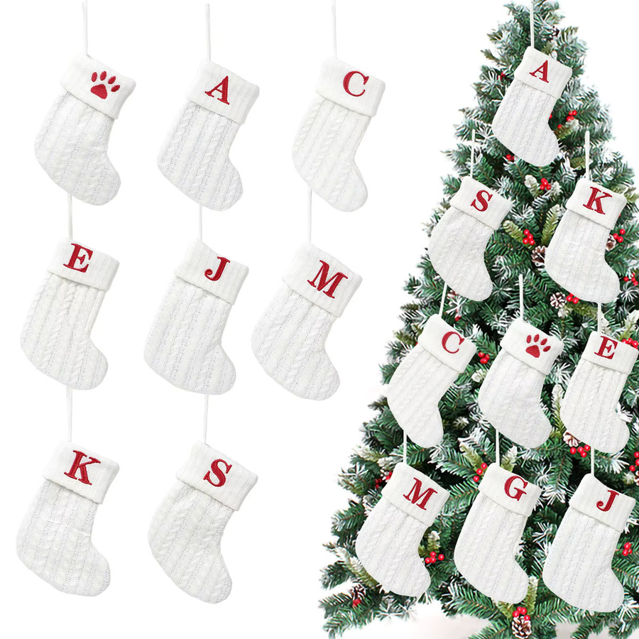 PATIMATE Weihnachtssocken mit Schneeflocken und Buchstaben als hängender Weihnachtsbaumschmuck in Weiß - Bild 4