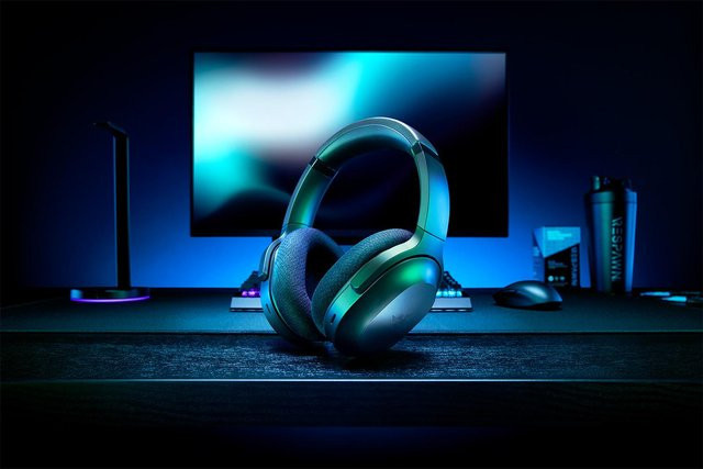 Razer Barracuda Gaming-Headset in Schwarz mit Bluetooth und 2,4 GHz Funkverbindung, kabelloses Over-Ear-Headset mit Geräuschisolierung - Bild 1