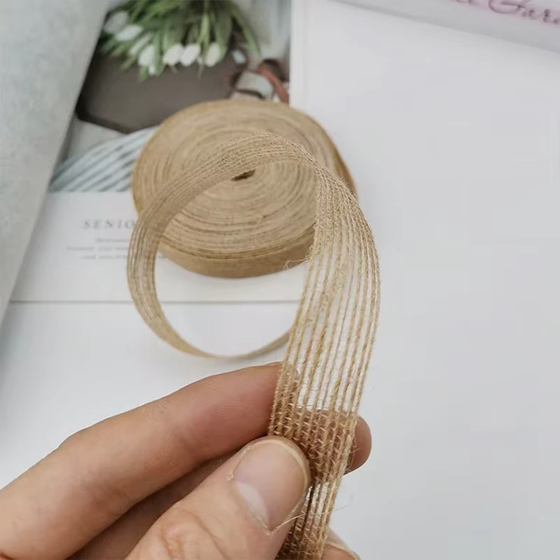 Natürliches Juteband in Beige für DIY-Dekorationen, Hochzeit und Weihnachten, Länge: 10 m, Breite: 15-50 mm - Bild 3