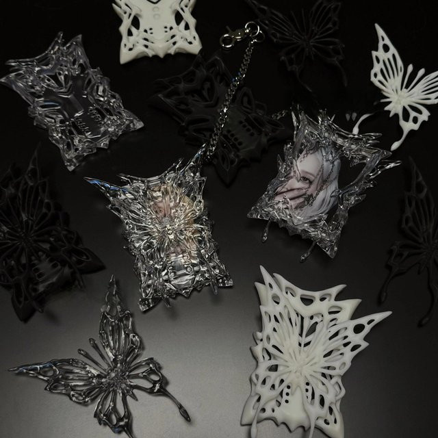 JESJELIU Magnetischer Schmetterlings-Fotorahmen aus transparentem Kunststoff für Fotokarten und Idol-Merchandise - Bild 1