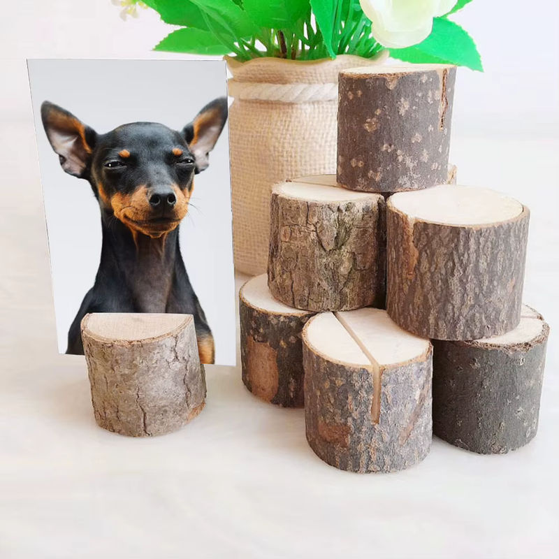 10 Stück Qiilu Tischkartenhalter aus Holz in Braun für Hochzeiten im rustikalen Design - Bild 2