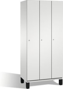 C+P Umkleidespind Cambio mit 3 Abteilen auf Füßen, Farbe Lichtgrau, H x B x T: 198 x 90 x 52,5 cm - Bild 1