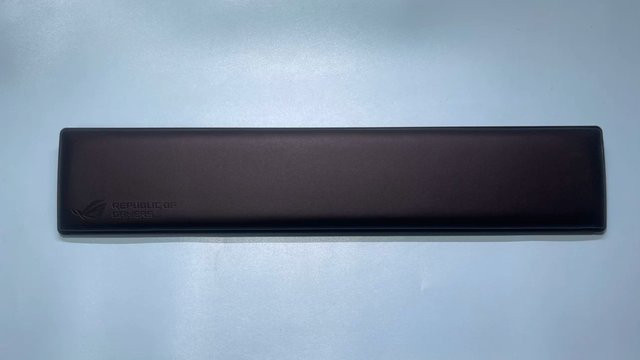 Asus ROG Handballenauflage in Schwarz für ROG Strix Flare II und Strix Flare II Animate - Bild 1