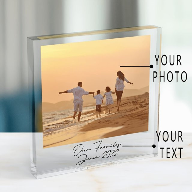 Personalisierter Acrylblock von Hello Young mit Familienfoto in Transparent und Rot, moderner Tischdekorations-Bildrahmen mit hochauflösendem Druck für Geburtstage - Bild 1