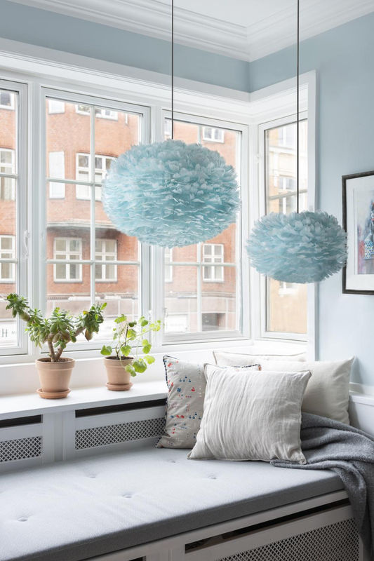 UMAGE Eos Pendelleuchte in Blau aus Papier und Gänsefedern in wolkenförmigem Design - Bild 2