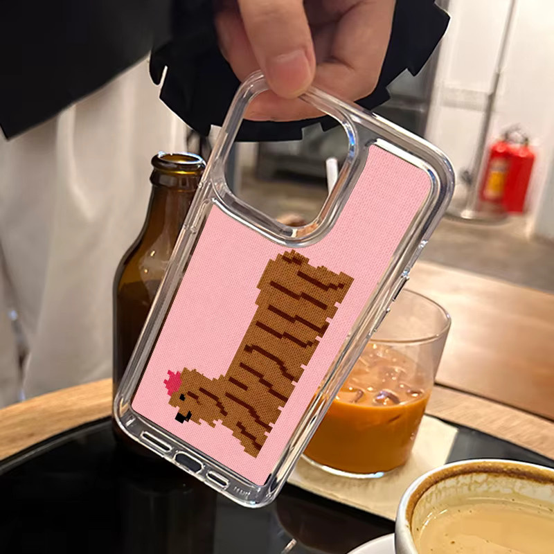 DecoPhone Handyhülle mit niedlichem Hundemuster im Pullover-Design für iPhone 11 bis iPhone 17 Pro Max Plus, transparent pink - Bild 2
