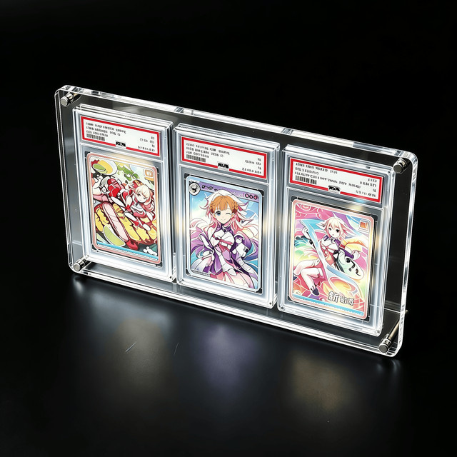 3-Fach Acryl-Kartenständer für bewertete Sammelkarten in Transparent, ideal für Pokemon und Yu-Gi-Oh, 35PT Dicke - Bild 1