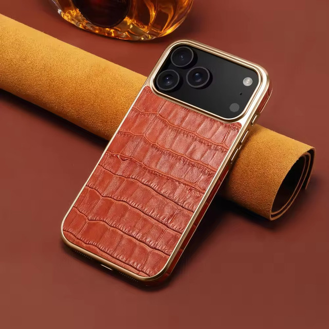 Echte Rindsleder Handyhülle für iPhone 17, iPhone 16 Pro Max und iPhone 17 Pro mit Krokodilmuster in Grün und kabelloser Ladefunktion - Bild 1