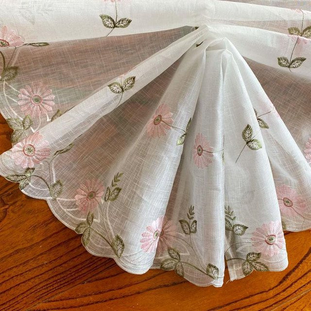 Fanda Küchenvorhang mit Gänseblümchen-Stickerei aus Organza in Rosa, B: 83 cm, H: 175 cm - Bild 1