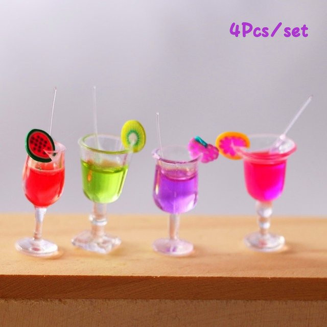DIAPER&CORED Puppenhaus Dreieck Cocktailglas, Miniatur Zubehör, Bunt / Mehrfarbig, 4-teiliges Set - Bild 1