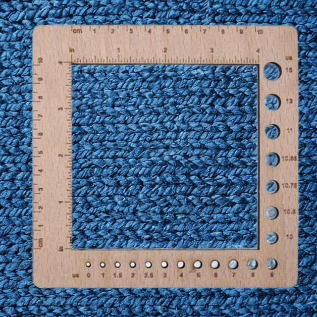 Multifunktions Strickmaßlineal Zählrahmen von DIY Mall in Grau und Beige aus Holz - Bild 1
