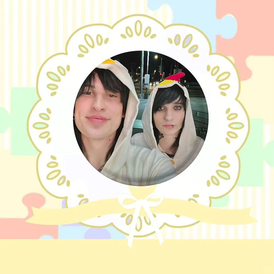 Bilibili Cartoon Abzeichen in Multicolor, rundes dekoratives Accessoire im Instagram-Stil - Bild 2