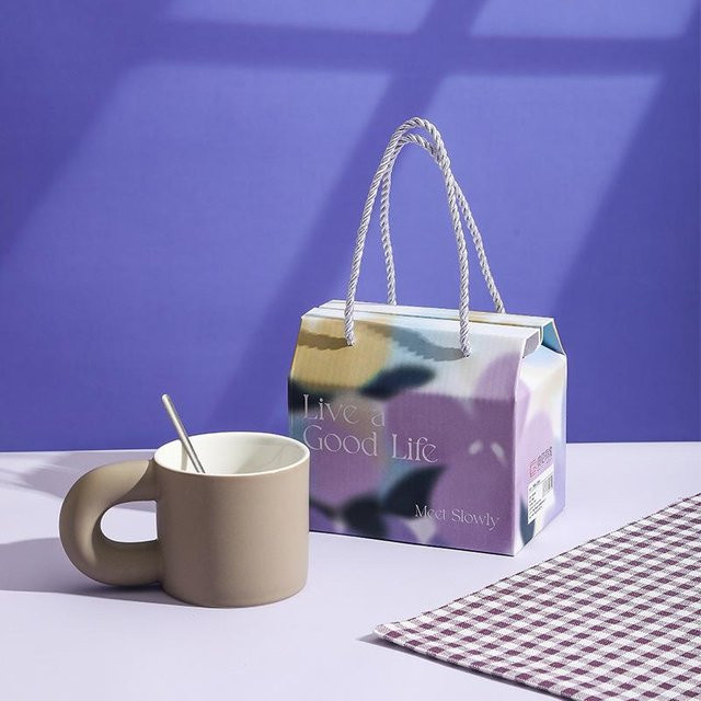 Gut Leben Keramikbecher mit Perlenhenkel als kreatives Souvenir, 400 ml, verschiedene Farben - Bild 1