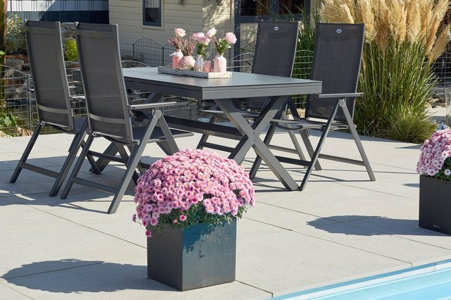 Hartman Xanadu Aruba Garten-Essgruppe aus Aluminium und Textilene mit Glaskeramik-Tisch und 4 Klappstühlen in Anthrazit und Schwarz, Tisch erweiterbar von Breite: 160 cm auf Breite: 220 cm, Tiefe: 100 cm - Bild 1