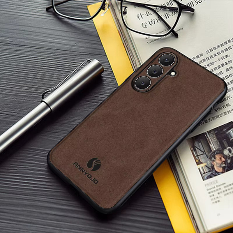 Edle Lederhülle aus Schafsleder mit Magnetfunktion für Samsung Galaxy S26 Ultra, S26+ und S26 FE in Schwarz - Bild 3