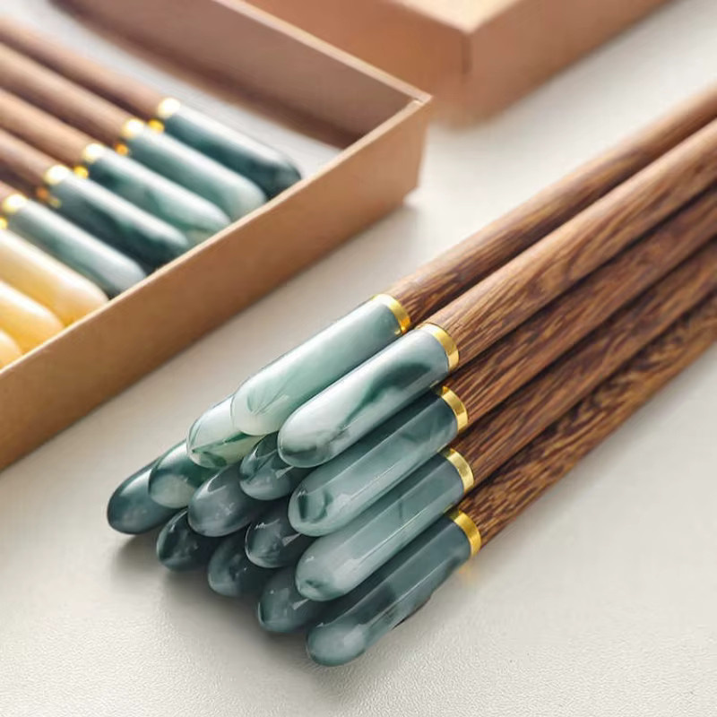 HUITESI Essstäbchen-Set aus Holz in Braun, wiederverwendbare Sushi-Sticks für japanisches und koreanisches Essen - Bild 3