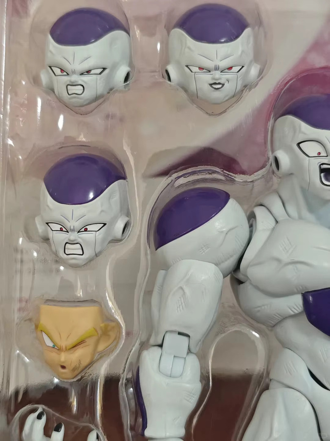 Bandai Dragon Ball Frieza Actionfigur, Premium PVC-Modell, Mehrfarbig - Bild 2