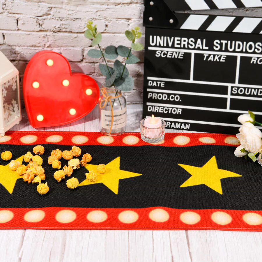 VIKAMA Tischläufer Movie Night mit Goldstern-Design in Rot, B/H: 90 x 33 cm - Bild 3