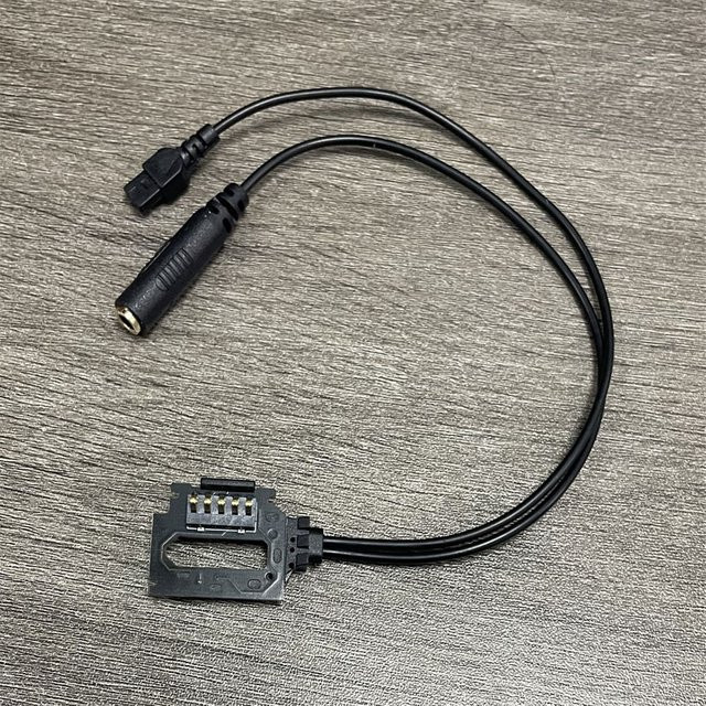 Cardo Basiskontaktfeder-Verbindungskabel für PACKTALK EDGE und Pro Motorradhelm Bluetooth-Gegensprechanlage in Schwarz - Bild 1