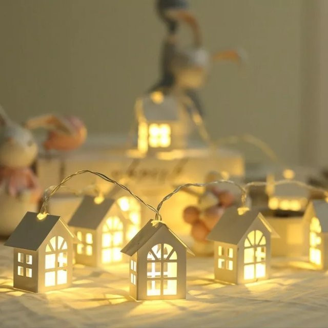 Peach Forest LED Tiny Haus Lichterkette aus Holz, Warmweiß, Batteriebetrieben, Länge: 1,5 m - Bild 1