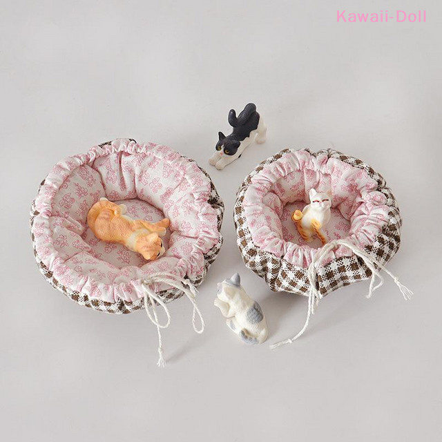 DIAPER&CORED Katzenbett Modell, Puppenhaus Wohnzimmer, pink, 1-teiliges Set - Bild 1