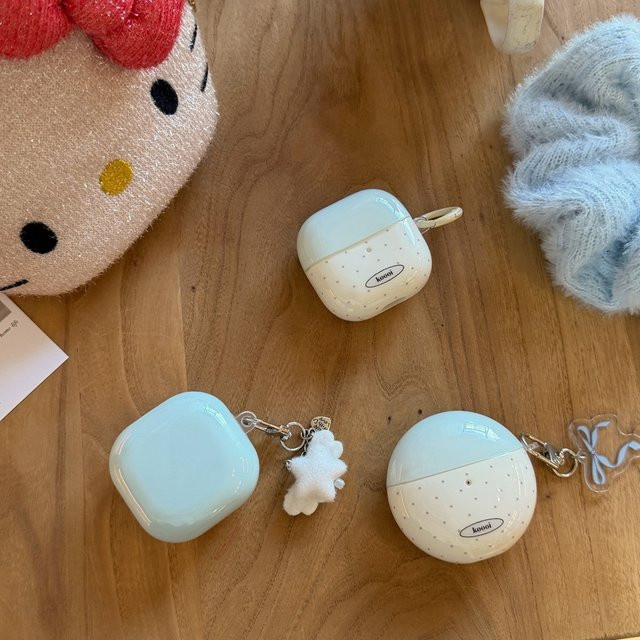 Stoßfeste Schutzhülle für Samsung Galaxy Buds4 Pro, 3 Pro, 2 Pro, FE und Live im koreanischen Stil mit blauen Polka Dots und Anhänger - Bild 1