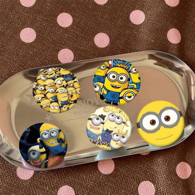 Brosche M-Minions, Runde Anstecknadel, Bunt - Bild 1