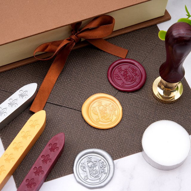 7-teiliges Wachssiegel-Set in Multicolour mit Messingkopf, Wachsstift, Schmelzlöffel und Teewachs für DIY Dekorationen von Hochzeitseinladungen, Umschlägen und Geburtstagskarten - Bild 1