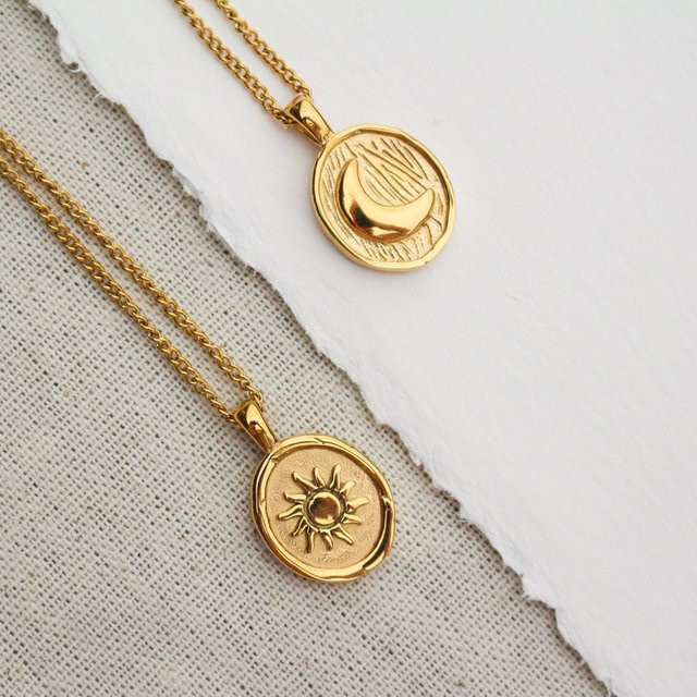 SLOONGJEWELRY Halskette, 18 Karat vergoldet, ovaler Anhänger, Sonnenstern, Damen - Bild 1
