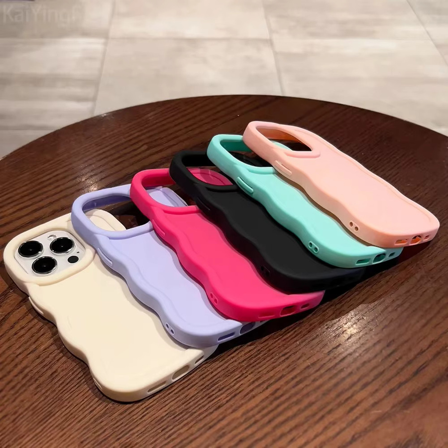 NUCWIN Wellenförmige Silikon Schutzhülle für iPhone in Schwarz mit mattem Candy-Color-Design - Bild 3
