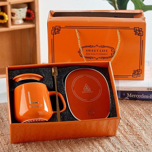 Geschenkboxen aus Papier für Weihnachtsgeschenke und Event-Souvenirs in Weiß, Grün, Pink und Orange - Bild 1