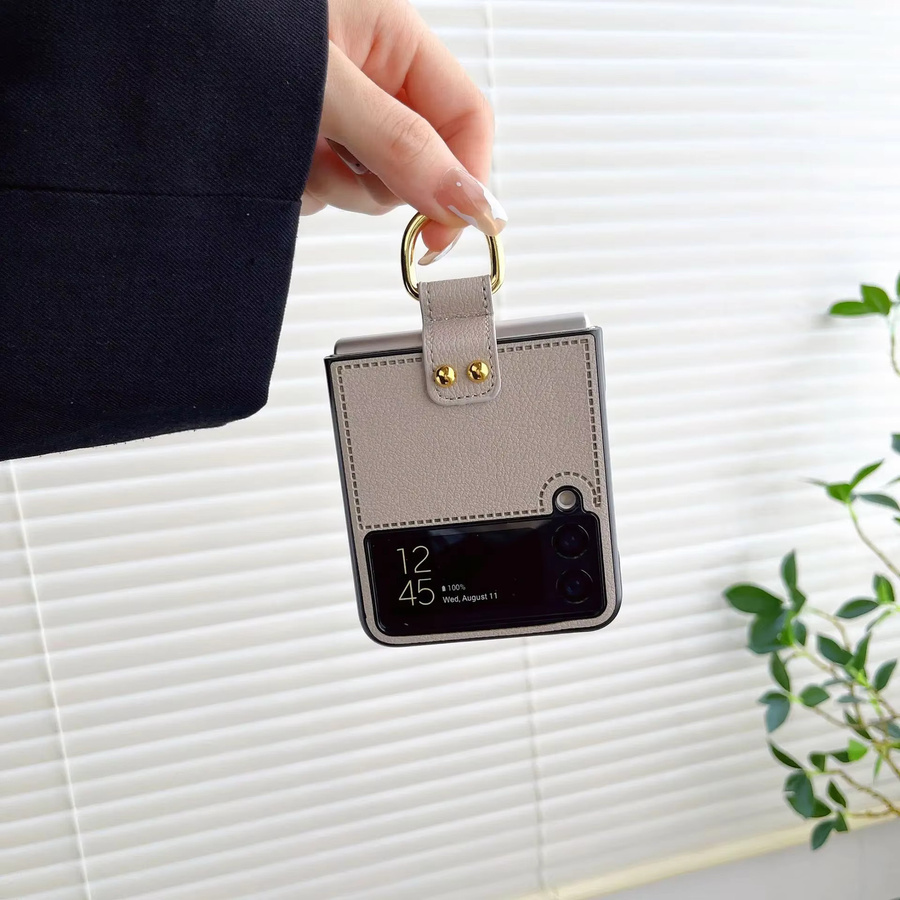Leder-Handyhülle mit Ringhalter für Samsung Galaxy Z Flip 7, Z Flip 6, Z Flip 5 und Z Flip 4 in Grau mit Anti-Fall Schutz und matter Oberfläche - Bild 3