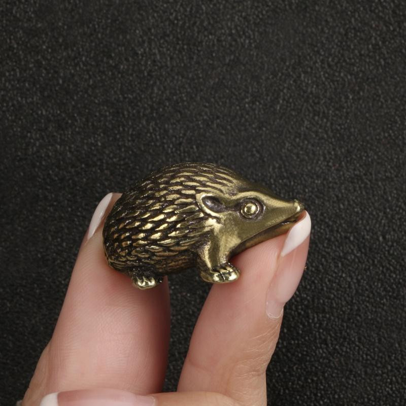 Yiran Furniture Igel Ornament aus Messing in Gold, Antike Metall Tierfigur für Schreibtisch und Teehaus Deko - Bild 5