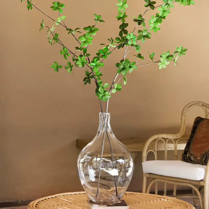 Japanische Glasvase im minimalistischen Design mit bauchiger Form für Wohnzimmer und Hochzeitsdekoration in Transparent oder Grau - Bild 3