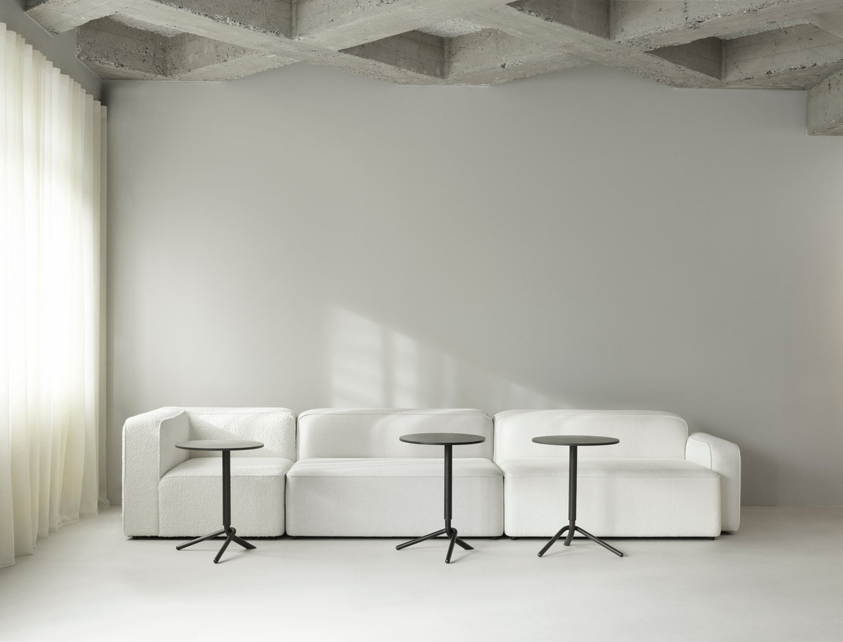 Normann Copenhagen Lift Beistelltisch in Braun mit höhenverstellbarem Mechanismus und skandinavischem Design - Bild 3