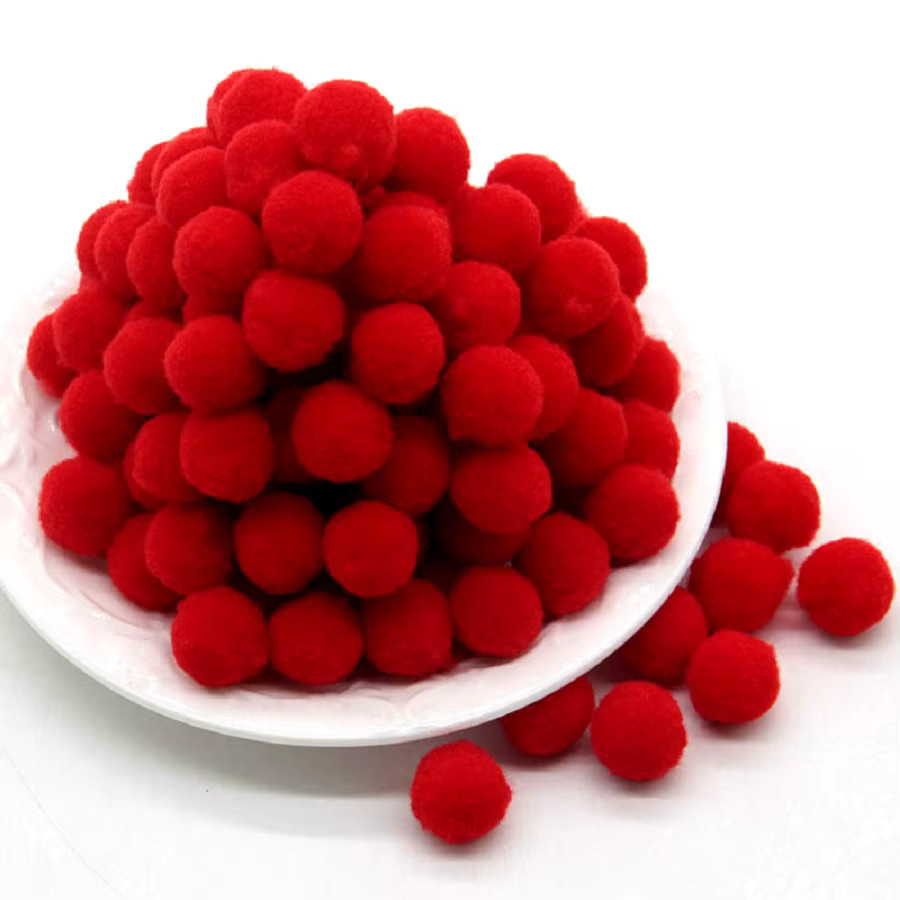 Rote Mini-Pompons als Bastelbedarf für DIY-Projekte, Weihnachten und Hochzeitsdekoration - Bild 3