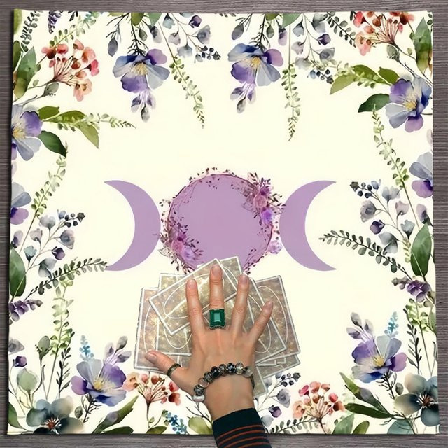 VIKAMA Altartuch mit rosa Dreifachmond und Tarot-Motiven zur Dekoration von Esstischen und Zeremonien in Pink und Multicolour - Bild 1