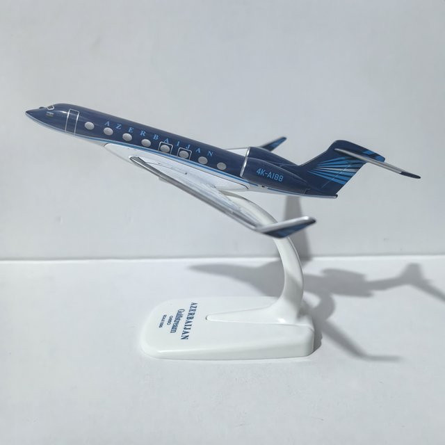 JASON TUTU Azerbaijan Airlines Gulfstream G650 Flugzeug, Druckguss, 1:200 - Bild 1