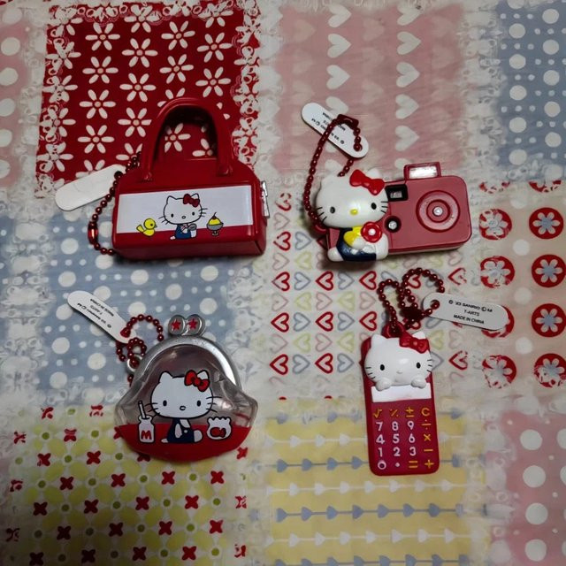 Sanrio Rote KT-Katze Blind Box, Einzelfigur, Rot, Kunststoff - Bild 1
