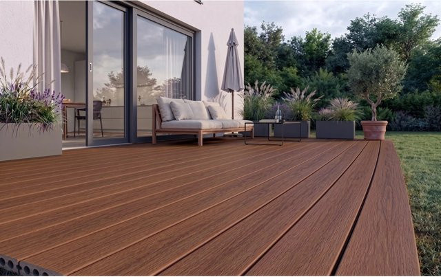 Fiberdeck Terrassendiele WPC Patio Co-extrudiert Braun Hohlkammerprofil - Bild 1