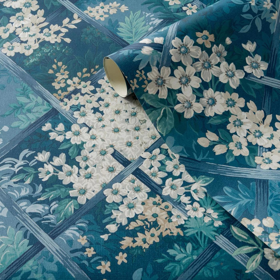 Clarke & Clarke Tapete Maymont Midnight in Blau mit floralem Naturdesign als Vlies-Tapete - Bild 1