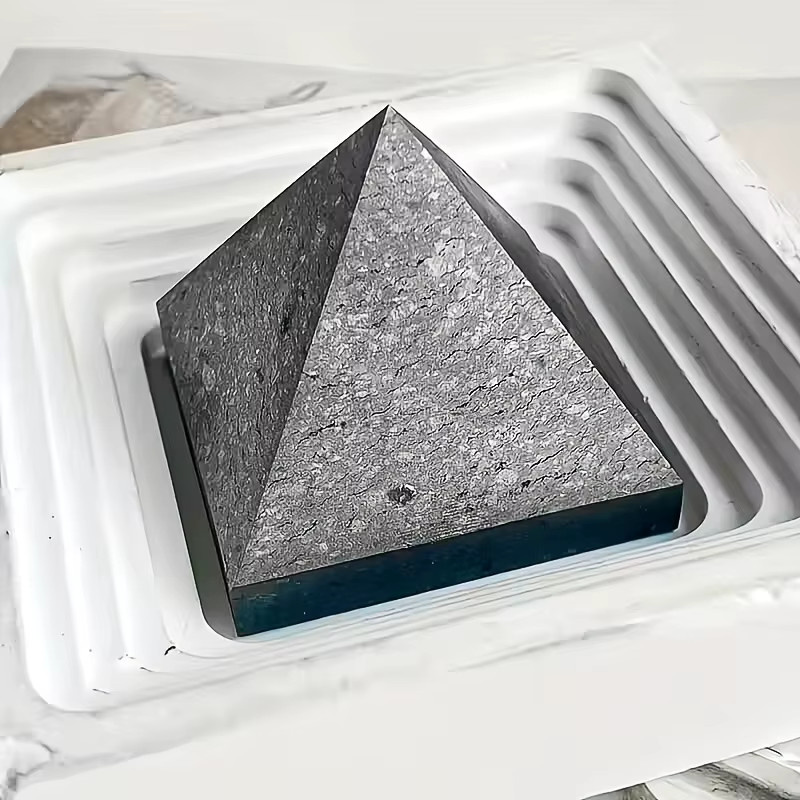 CrystalHola Shungit- und Quarzpyramide aus Naturstein, handgeschnitzte 6-Punkt-Mineral-Kunstkristallspitze in Grau - Bild 3