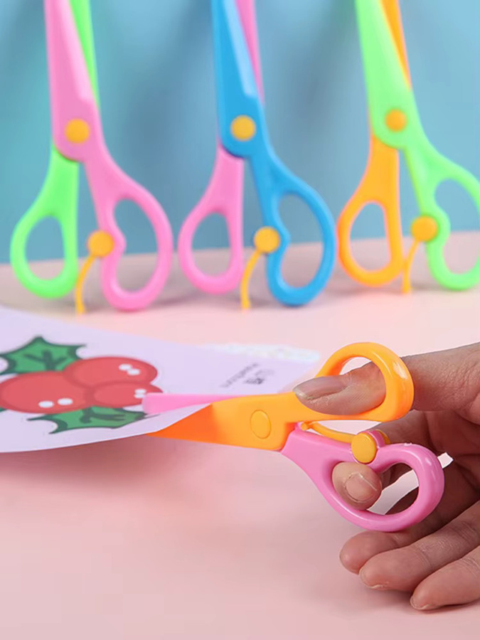 ZYF Sicherheitsschere aus Kunststoff für Schule und DIY in Bunt - Bild 2